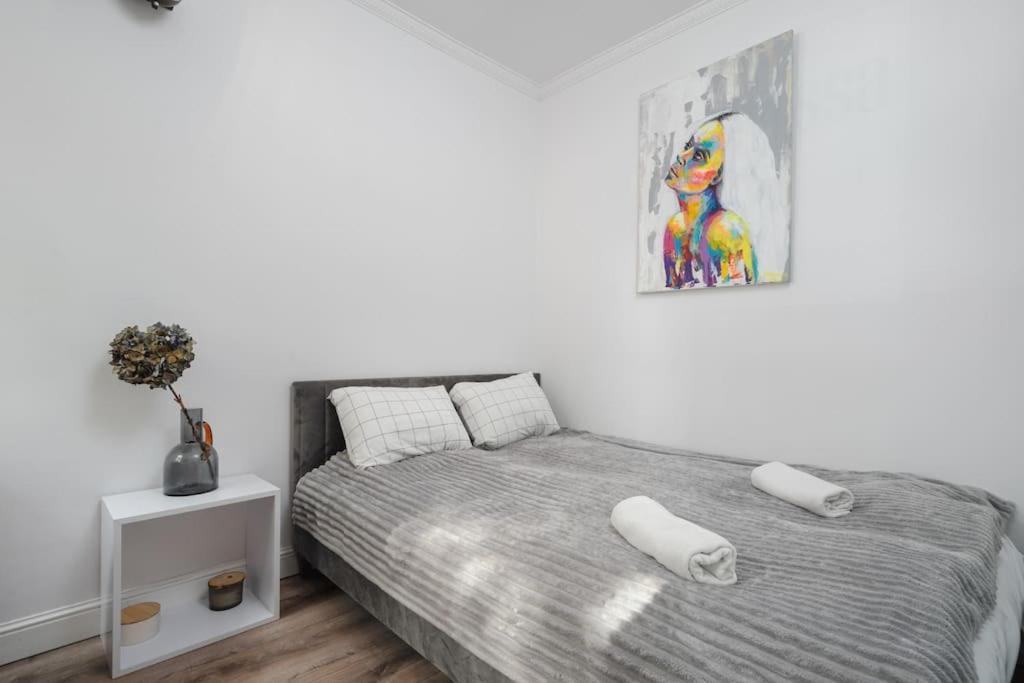 Golden Solidarnosci 64 Apartment