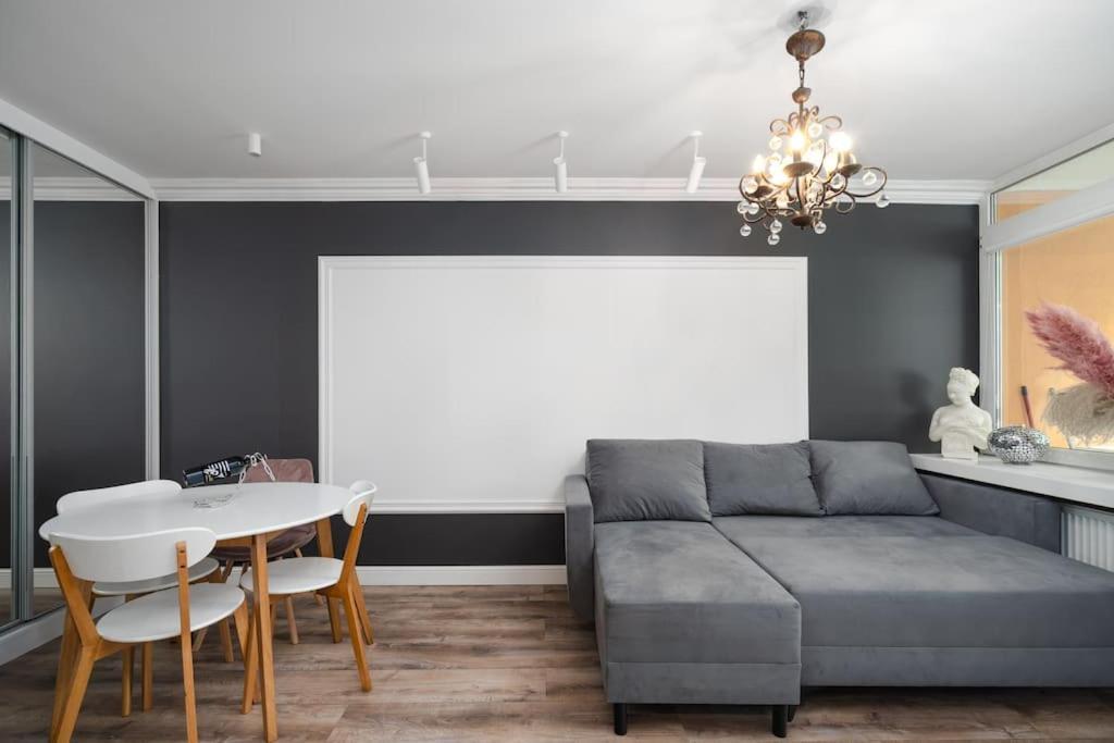 Golden Solidarnosci 64 Apartment *